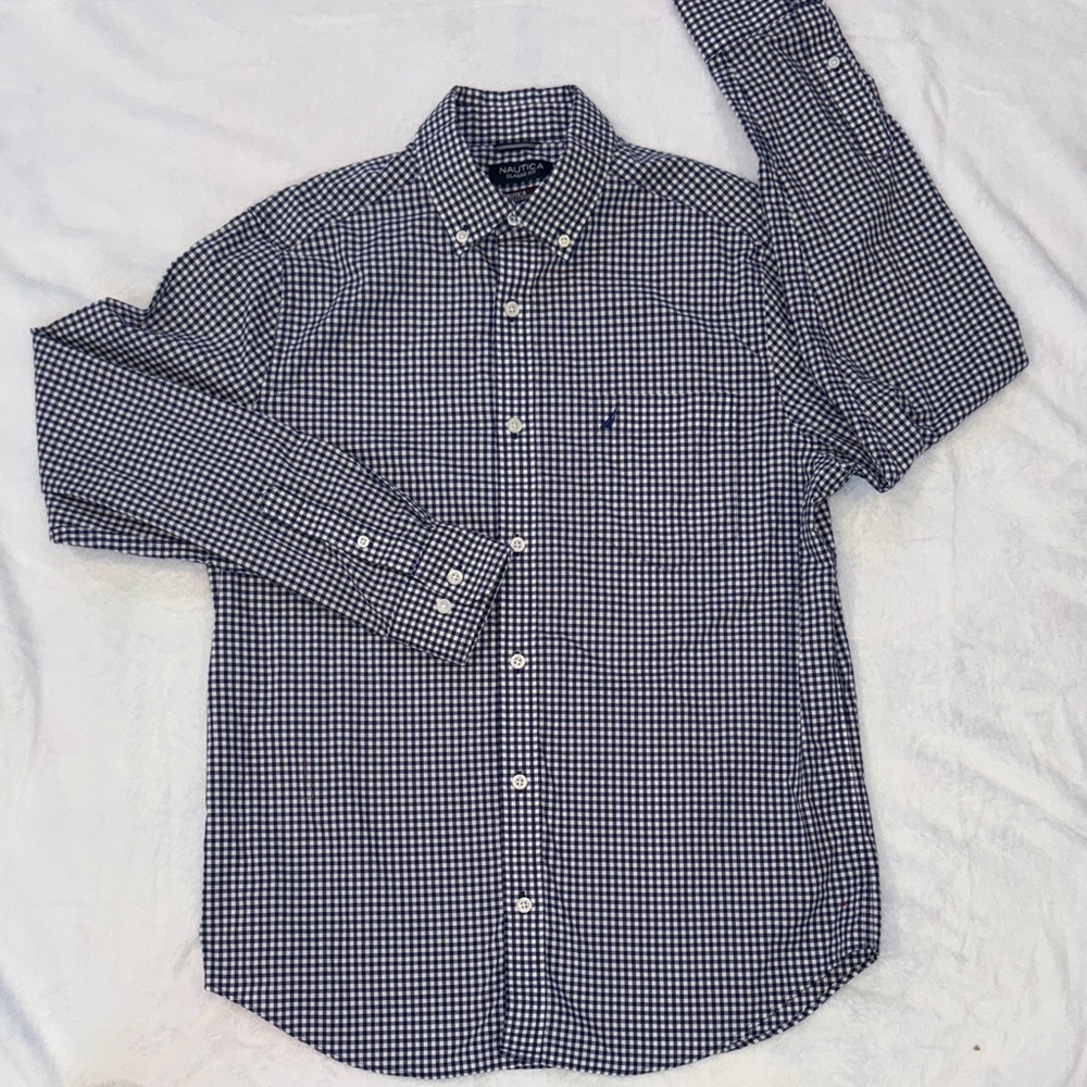 Nautica Men's Navy/White Checkered Shirt. Size S. Classic Fit. Wrinkle Resistant